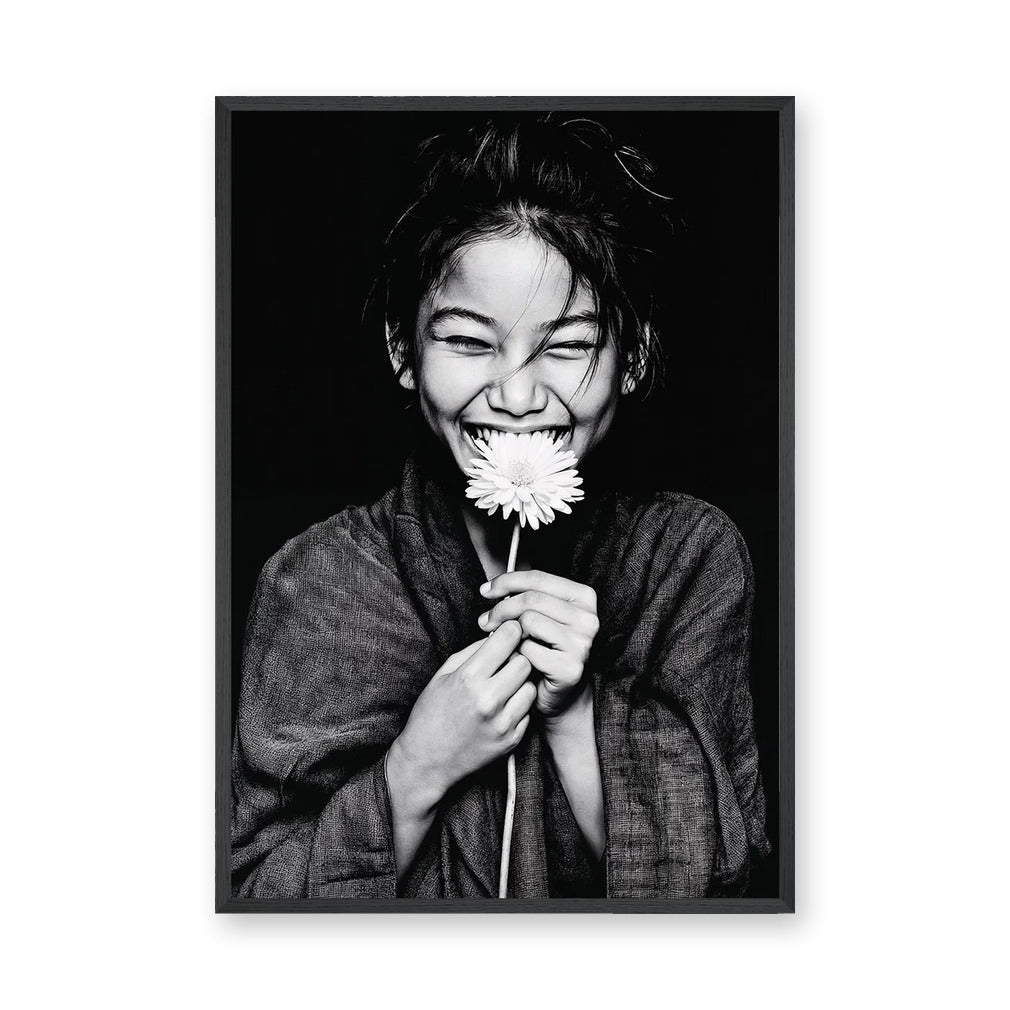 Floral Portrait Modern Minimalist Wall Art – Black and White Daisy Smile