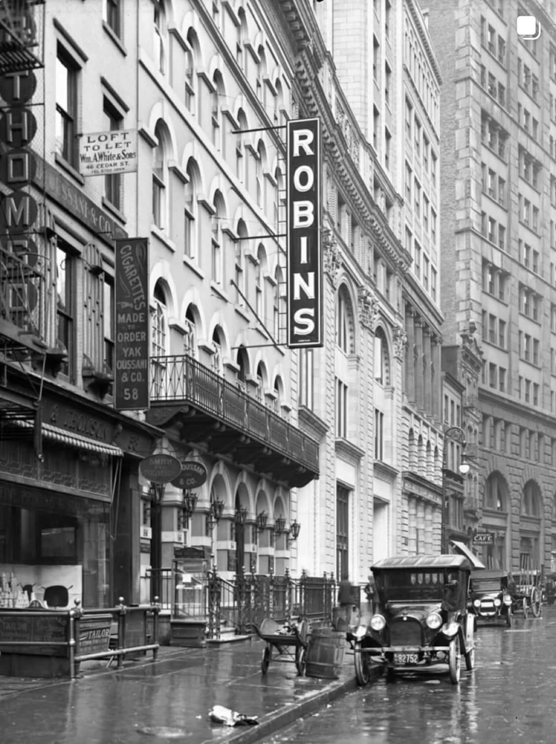 ROBINS Retro City Street Scene Wall Print