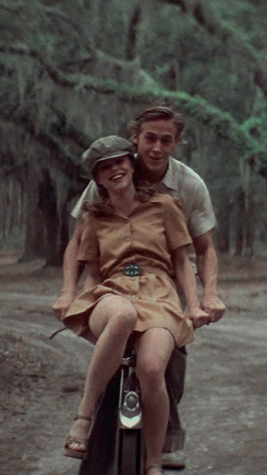 Retro Couple on Bicycle Décor Poster – Romantic Retro Wall Poster