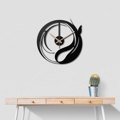 Fluid Design Minimal Metal Wall Clock