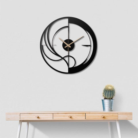 Round Minimalist Metal Wall Clock