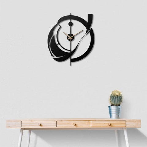 Dynamic Swirl Design Metal Wall Clock