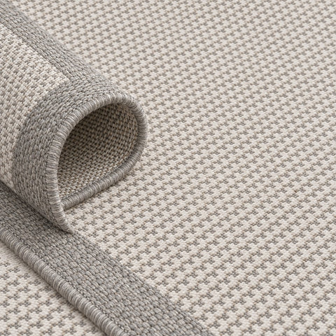 Border Modern Kitchen Rug – Charcoal & Ecru – texture close-up