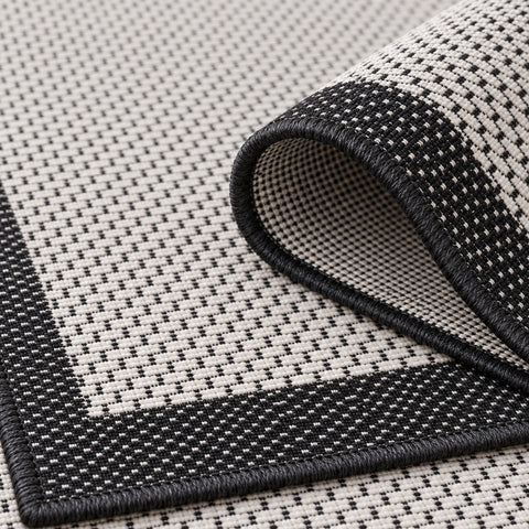 Border Modern Kitchen Rug – Ecru & Black – texture close-up
