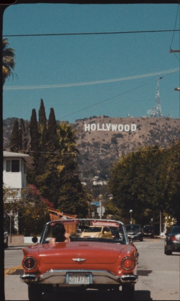 HOLLYWOOD Nostalgic Car Print – Retro Los Angeles Wall Print