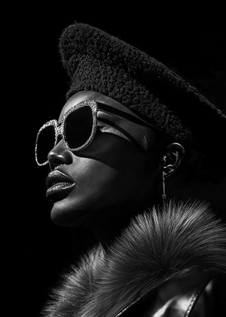 Fashion Portrait Modern Wall Art – Black-and-White Profile with Sunglasses