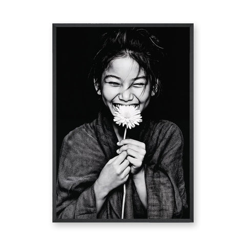 Floral Portrait Modern Minimalist Wall Art – Black and White Daisy Smile