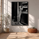 Leopard Photography Modern Wall Art – Black-and-White Window Shopping